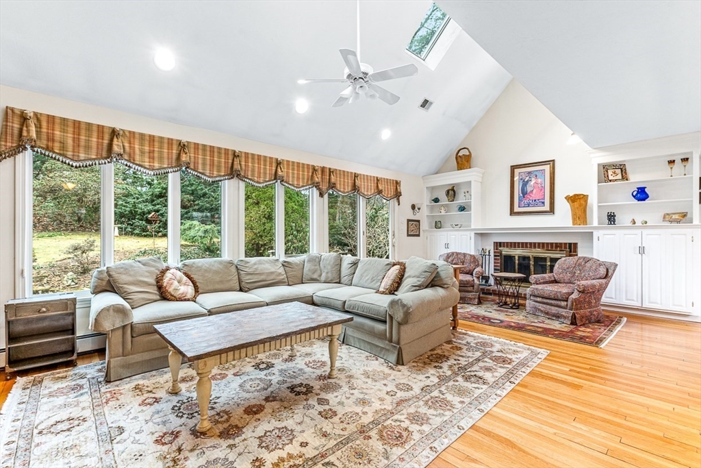 41 Rosalie Road Needham, MA 02494 - Photo 3 of 17