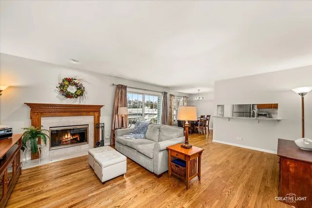 $399,000 | 1712 Coach Drive, Naperville, IL 60565