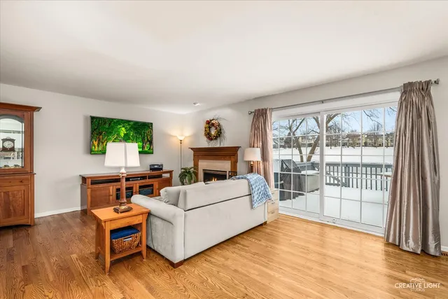 $399,000 | 1712 Coach Drive, Naperville, IL 60565