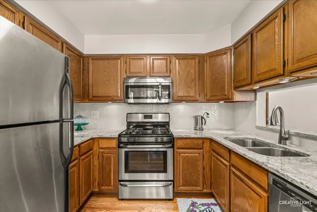 $399,000 | 1712 Coach Drive, Naperville, IL 60565