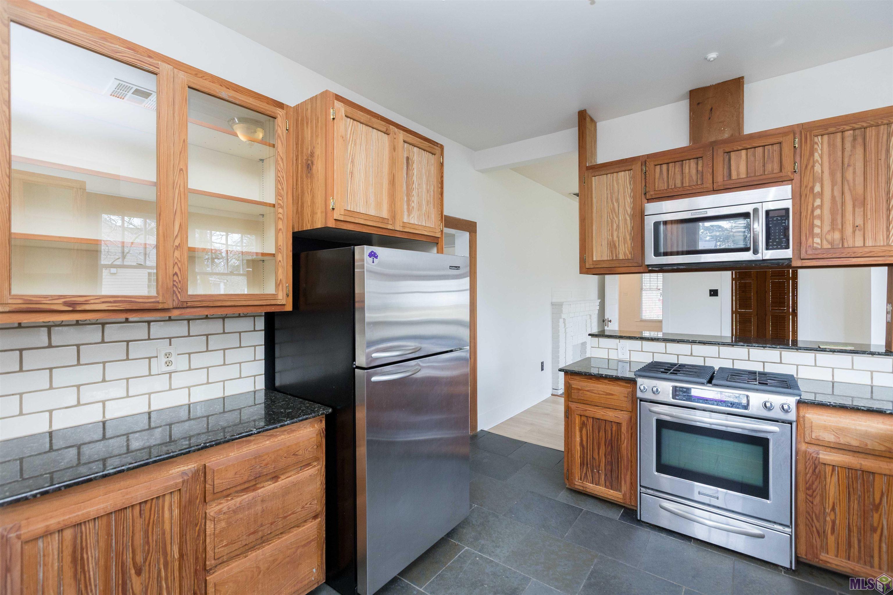 1946 Pericles Street Baton Rouge, LA 70808 - Photo 11 of 33 SS appliances