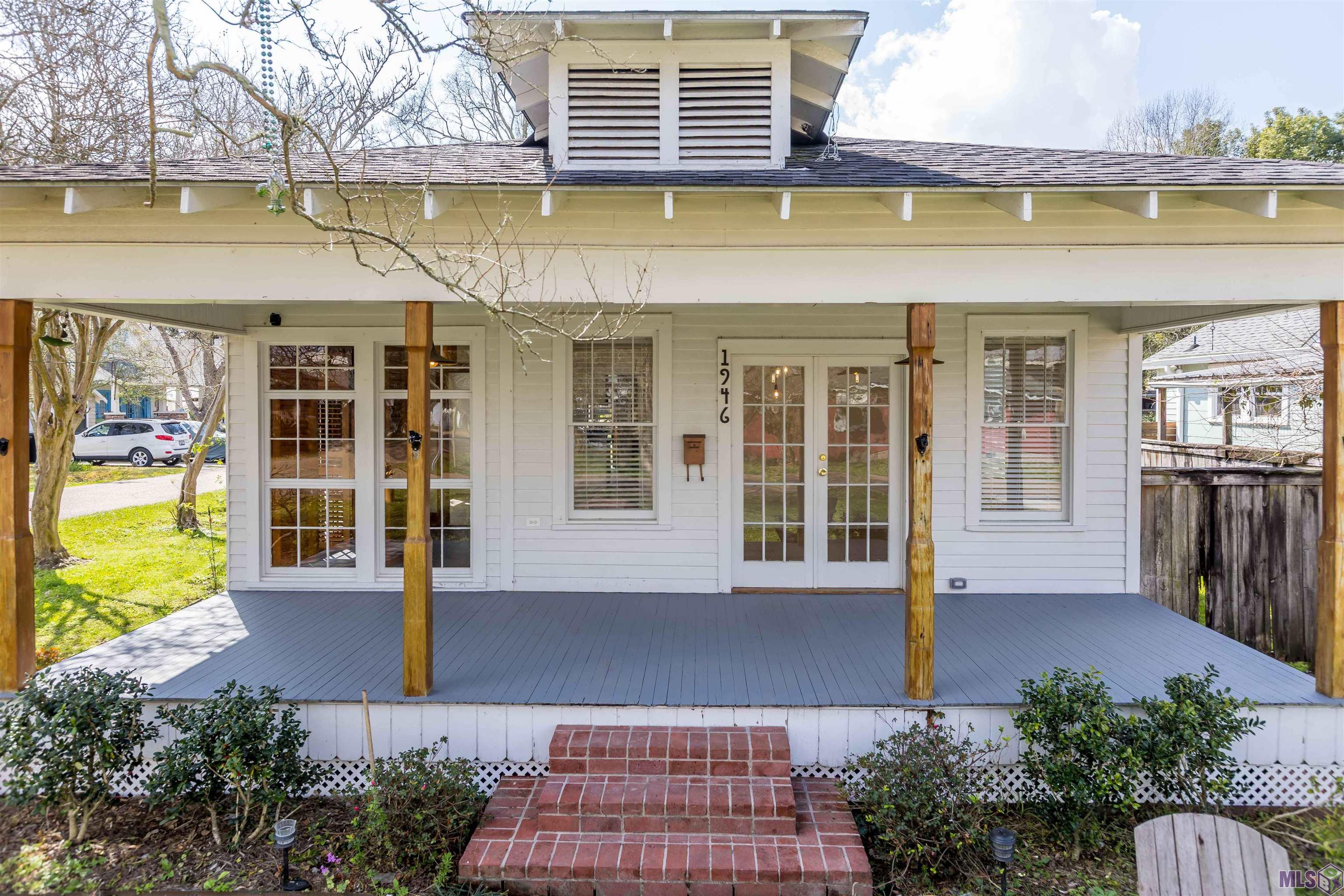 1946 Pericles Street Baton Rouge, LA 70808 - Photo 3 of 33 HUGE FRONT PORCH!!