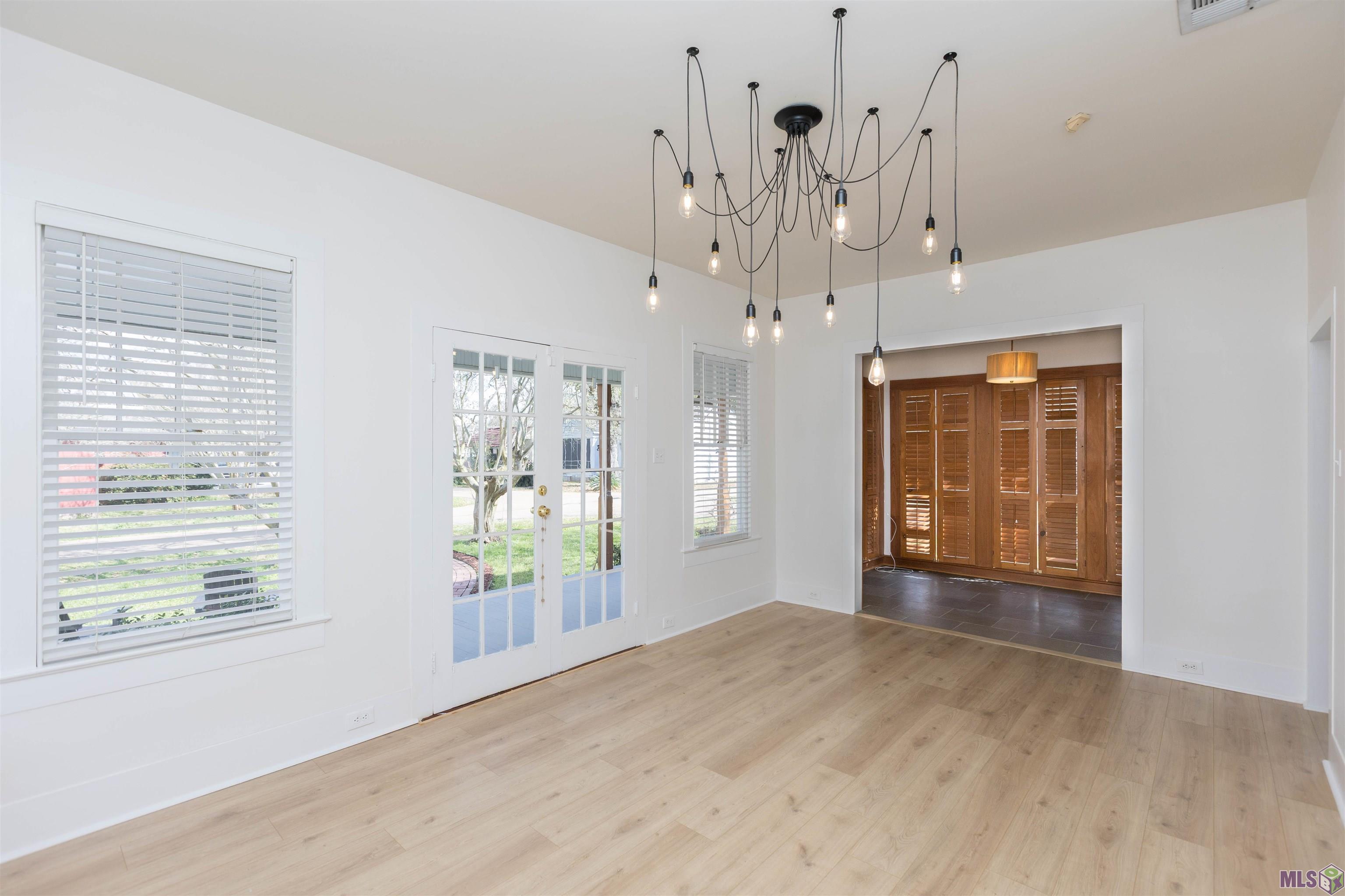 1946 Pericles Street Baton Rouge, LA 70808 - Photo 7 of 33 Living Room