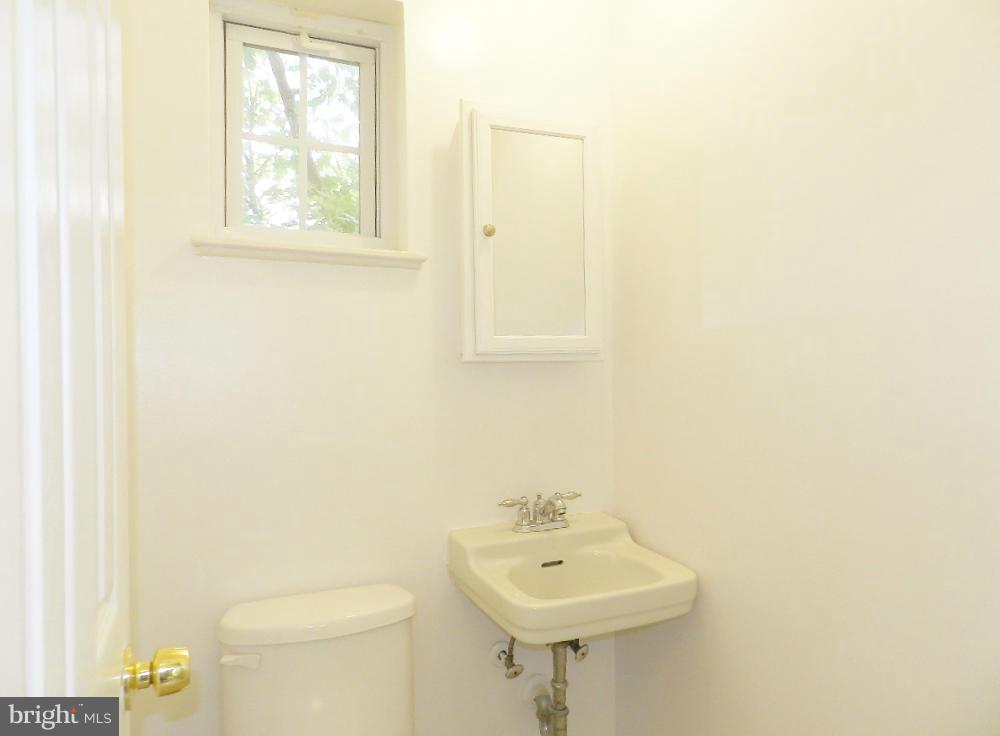 13007 Bluhill Road Silver Spring, MD 20906 - Photo 16 of 30 Bath