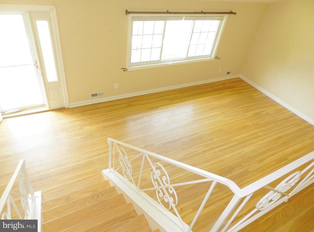 13007 Bluhill Road Silver Spring, MD 20906 - Photo 7 of 30 Living Room