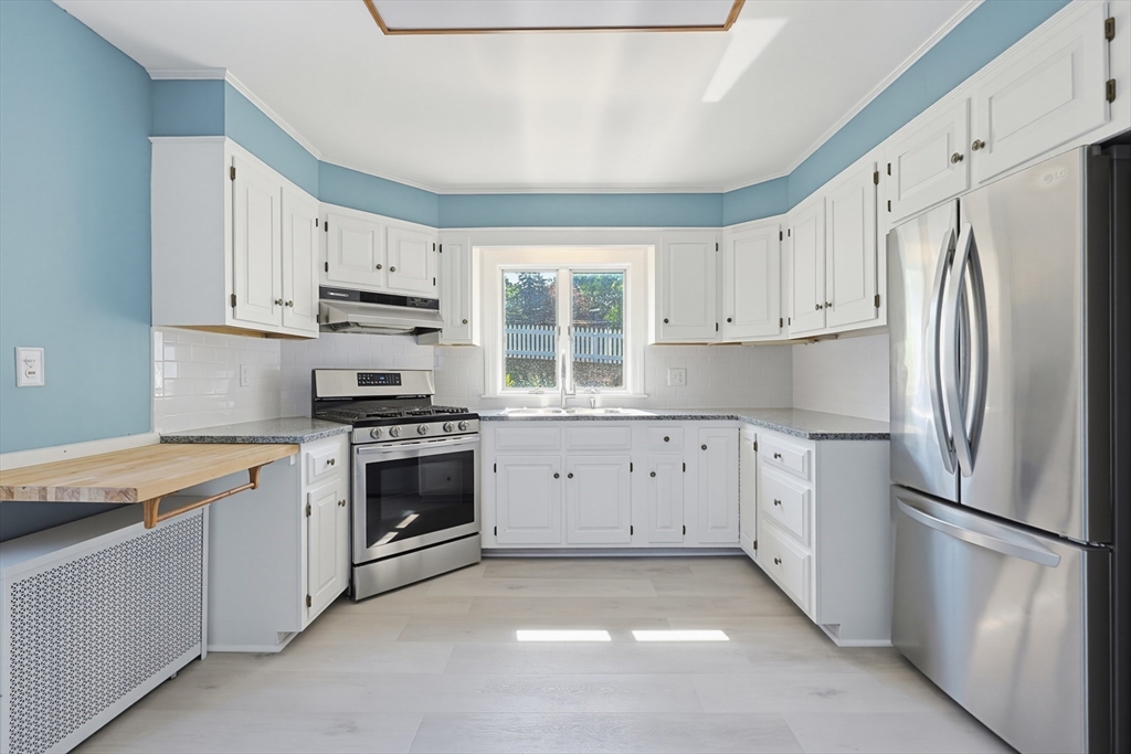 210 Pleasant Street Marblehead, MA 01945 - Photo 17 of 37