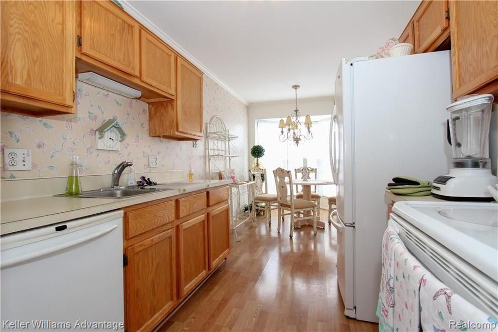 22280 Edgewater Novi, MI 48375 - Photo 10 of 20