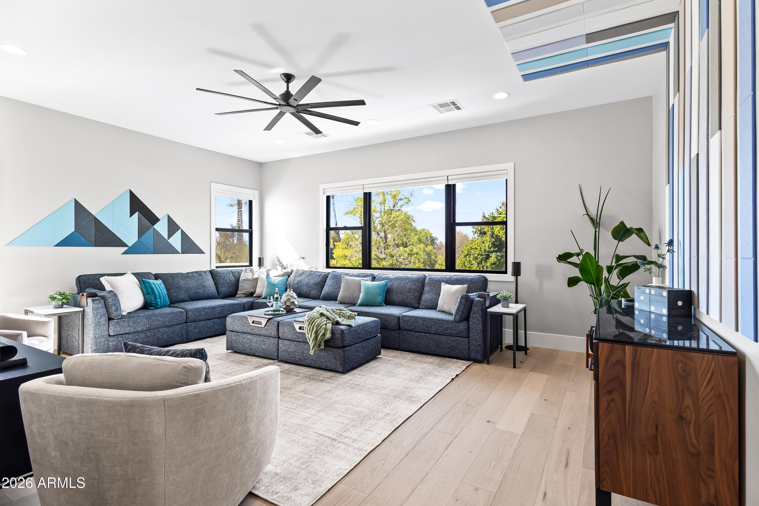 5136 North 10th Way Phoenix, AZ 85014 - Photo 22 of 42 Huge bonus / flex room