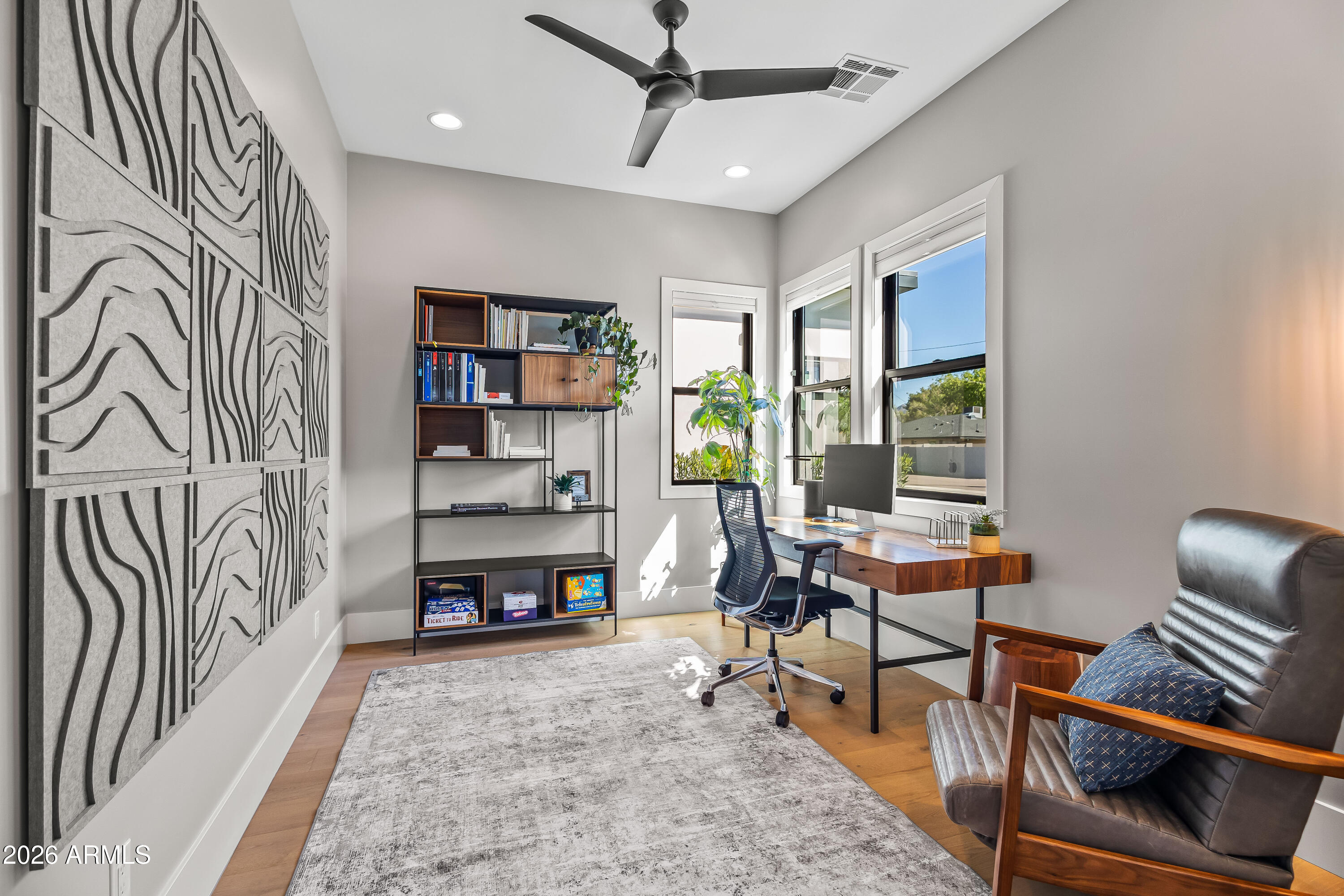 5136 North 10th Way Phoenix, AZ 85014 - Photo 34 of 42 First level office / den
