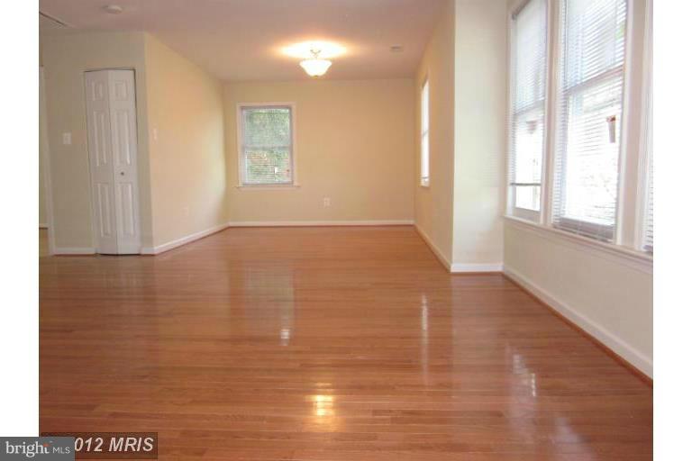 6611 Stanton Road Hyattsville, MD 20784 - Photo 6 of 20 Living Room