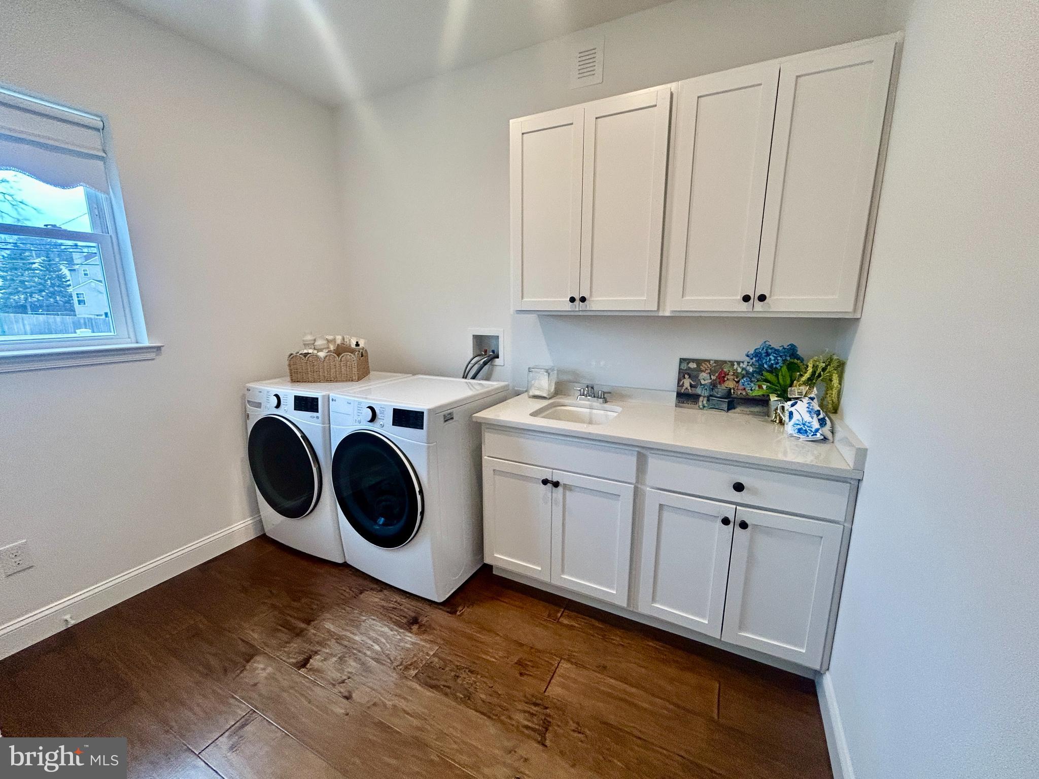 442 Waterfords Edge Court Atco, NJ 08004 - Photo 17 of 37 a utility room with sink dryer and washer