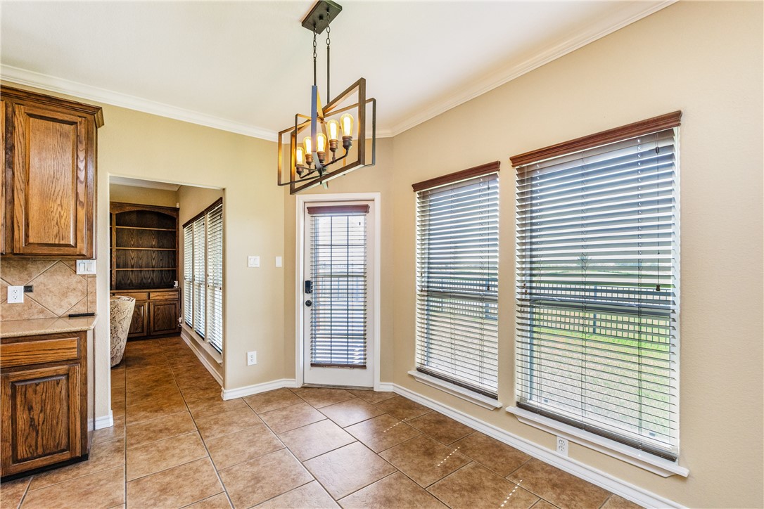 307 Heathercrest Portland, TX 78374 - Photo 12 of 40