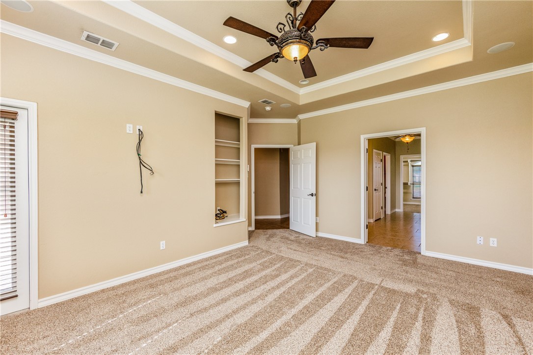 307 Heathercrest Portland, TX 78374 - Photo 17 of 40 a view of a livingroom with a space & a ceiling fan
