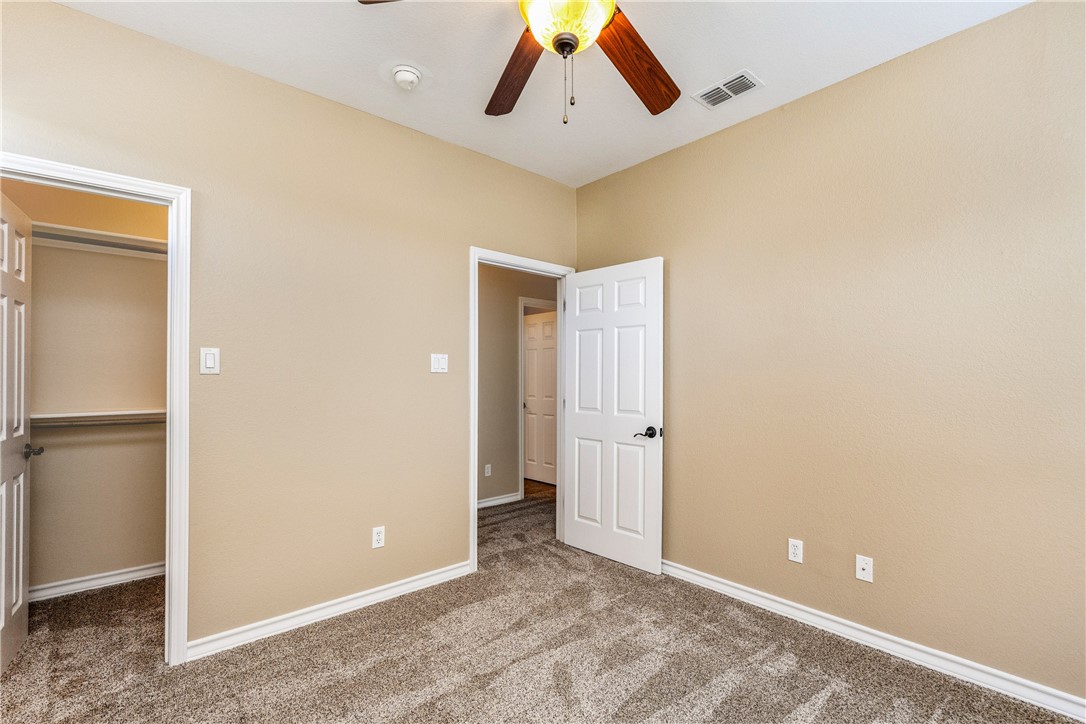 307 Heathercrest Portland, TX 78374 - Photo 35 of 40 a view of a livingroom with a space