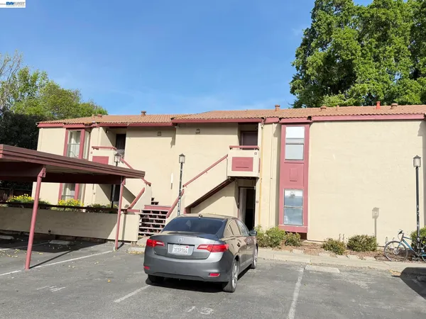 $2,300 | 1391 Monument Boulevard, Unit 5, Concord, CA 94520