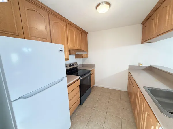 $2,300 | 1391 Monument Boulevard, Unit 5, Concord, CA 94520