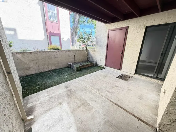 $2,300 | 1391 Monument Boulevard, Unit 5, Concord, CA 94520