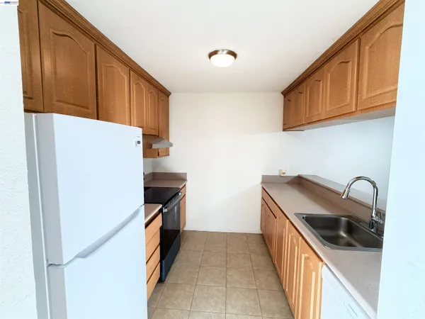 $2,300 | 1391 Monument Boulevard, Unit 5, Concord, CA 94520
