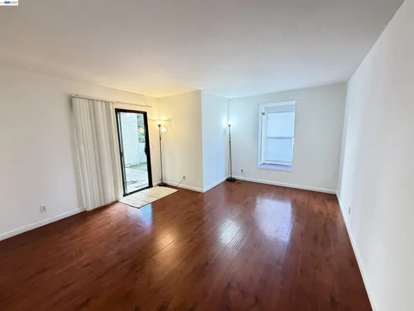 $2,300 | 1391 Monument Boulevard, Unit 5, Concord, CA 94520