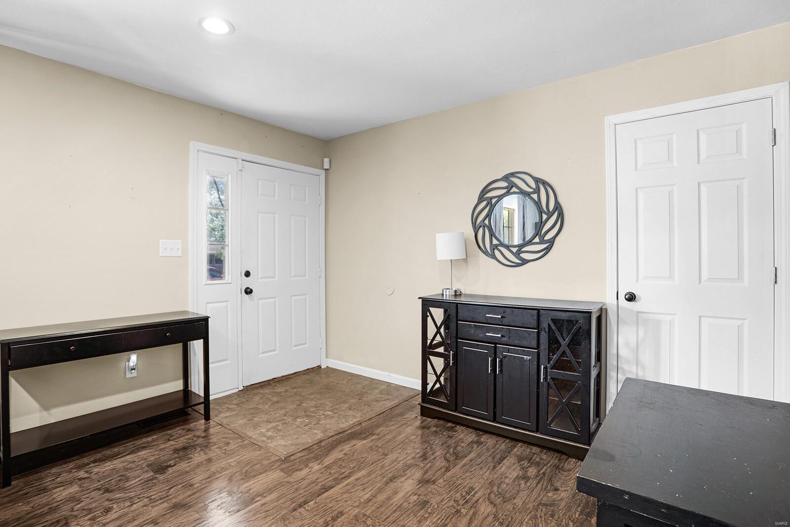 723 Fort Henry Road Belleville, IL 62221 - Photo 3 of 22 Gallery Image 3