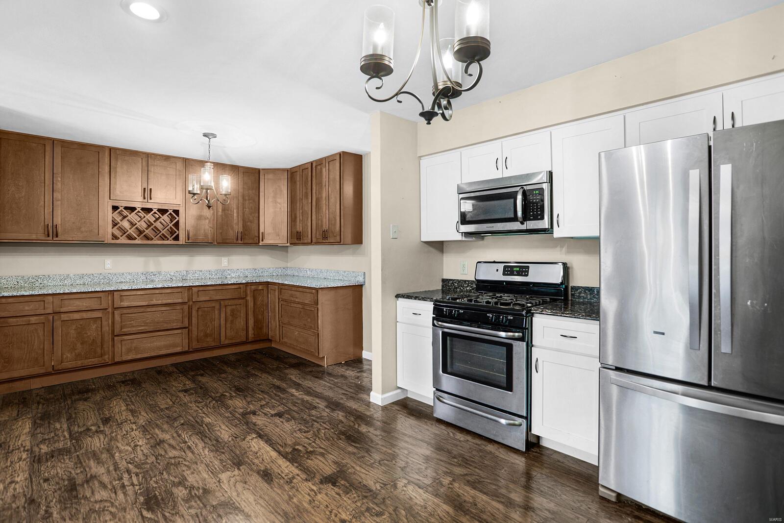 723 Fort Henry Road Belleville, IL 62221 - Photo 8 of 22 Gallery Image 8