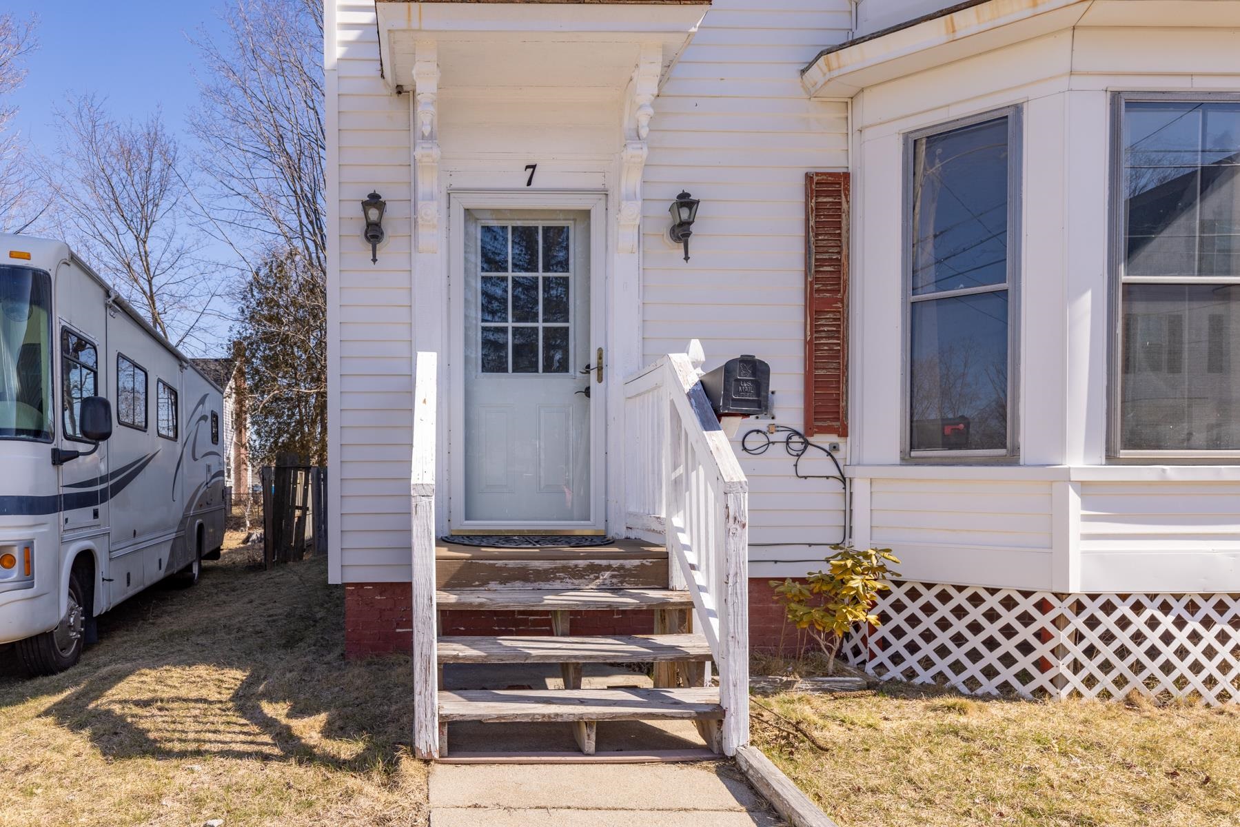 7 Dublin Way Rochester, NH 03867 - Photo 3 of 40