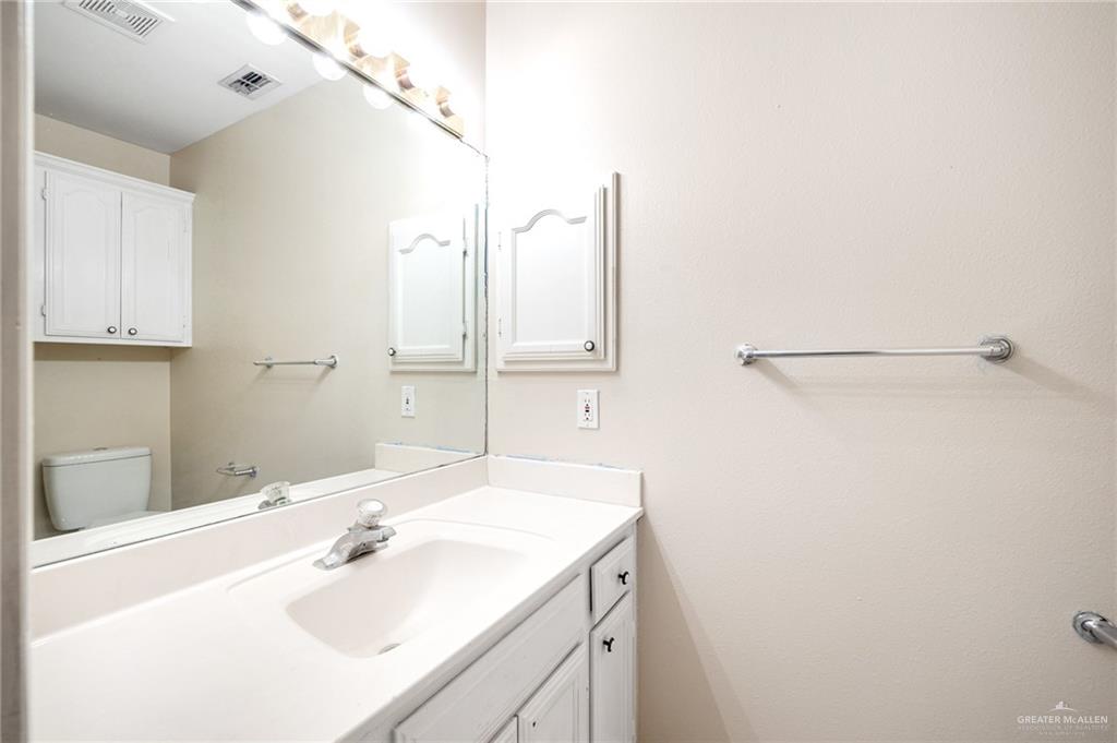 3814 B Shea Weslaco, TX 78596 - Photo 14 of 43