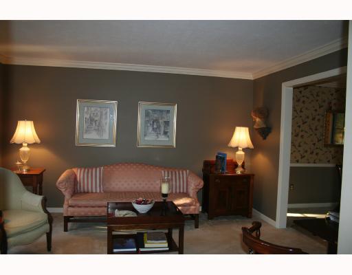 10125 Deer View Point Road Wexford, PA 15090 - Photo 8 of 17 Living Room.