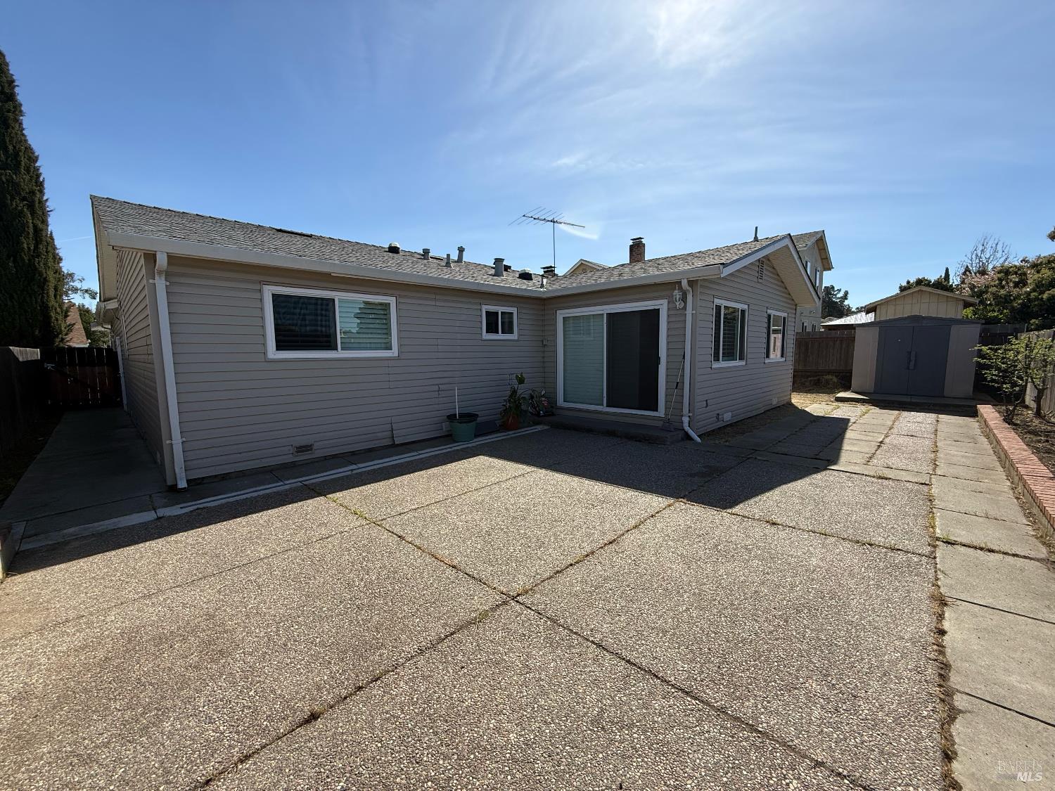 631 Inverness Drive Vallejo, CA 94589 - Photo 13 of 18 a house with wooden fence