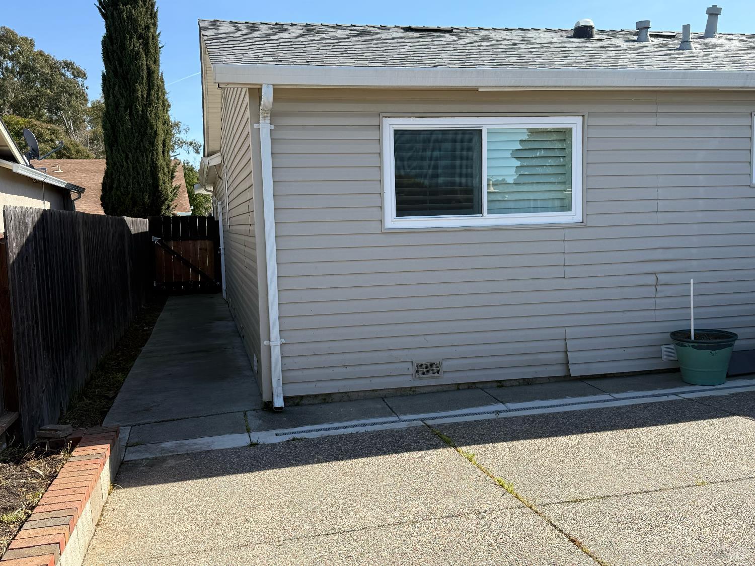 631 Inverness Drive Vallejo, CA 94589 - Photo 15 of 18 a view of a door of the house