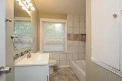 $2,085 | 1006 Southwest Lakeview Boulevard, Lee's Summit, MO 64081