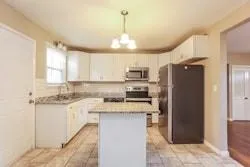 $2,085 | 1006 Southwest Lakeview Boulevard, Lee's Summit, MO 64081