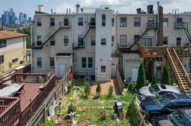 300 Paterson Plank Road Jersey City, NJ 07307 - Photo 8 of 13