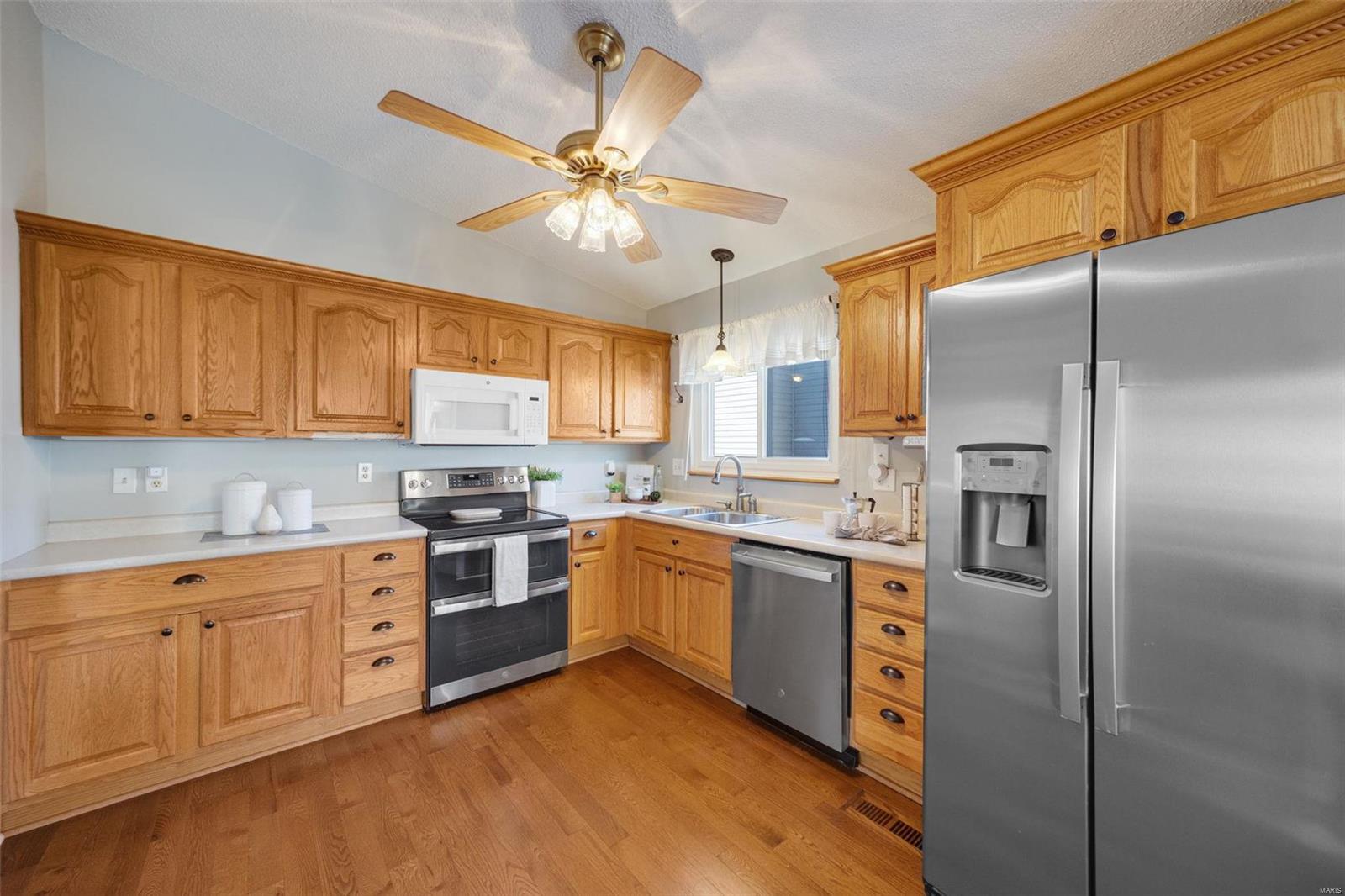 7226 Emerald Forest Drive Oakville, MO 63129 - Photo 12 of 32