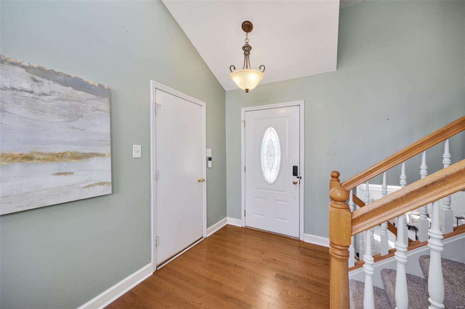 7226 Emerald Forest Drive Oakville, MO 63129 - Photo 4 of 32