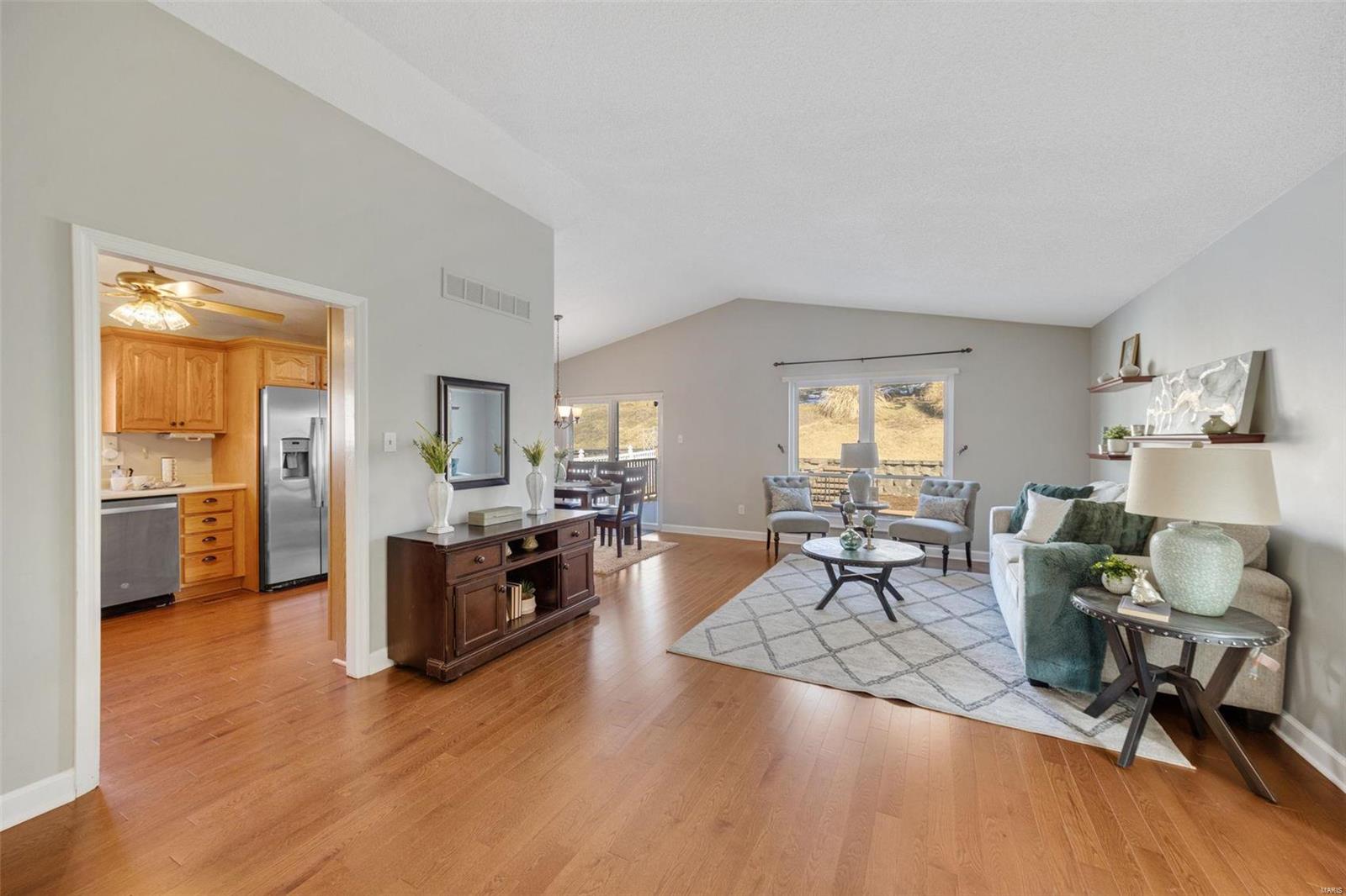 7226 Emerald Forest Drive Oakville, MO 63129 - Photo 6 of 32