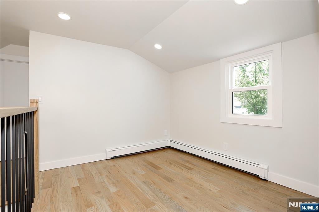20 Dojean Court Bergenfield, NJ 07621 - Photo 22 of 50