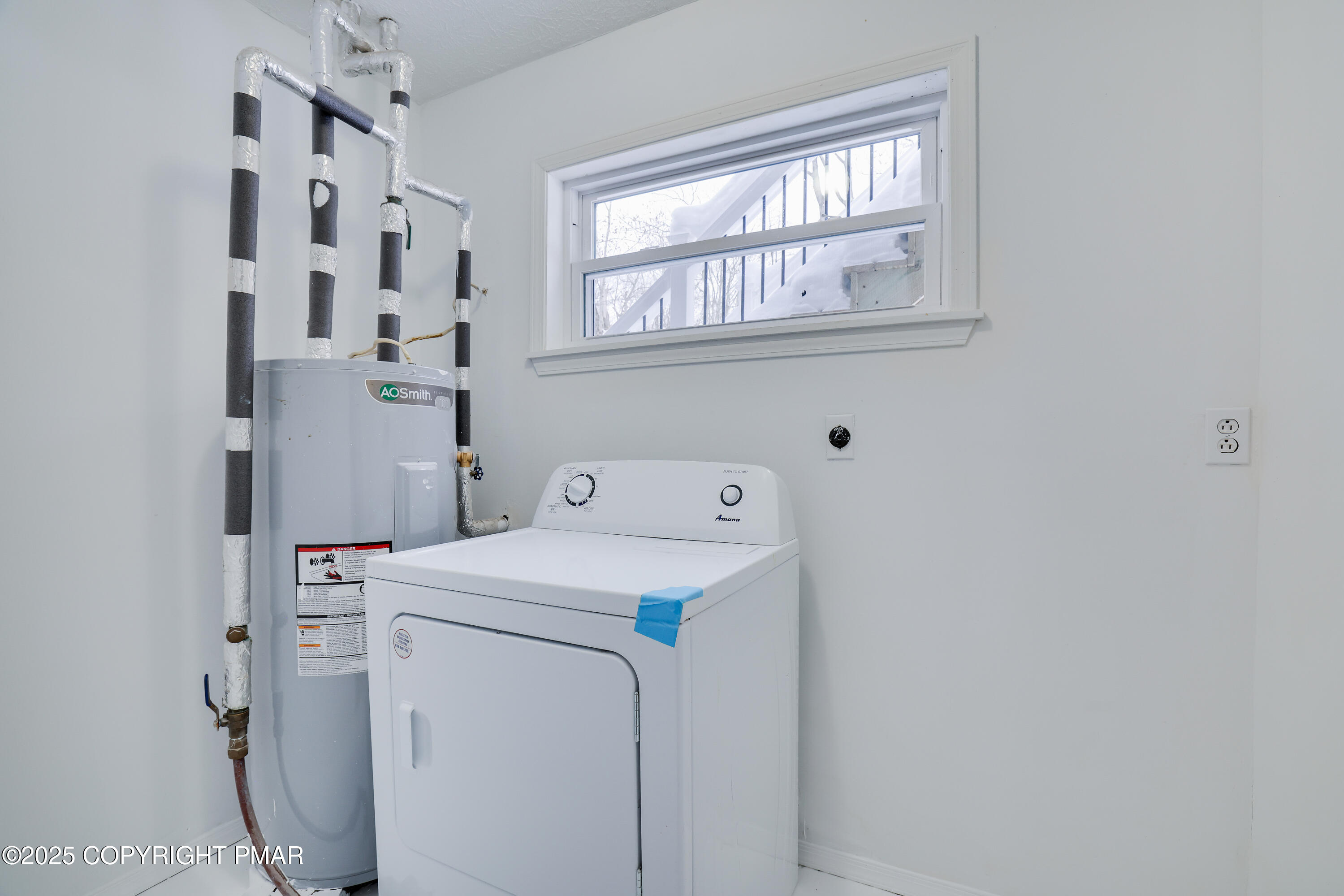 1254 Winding Way Tobyhanna, PA 18466 - Photo 35 of 46 a utility room with dryer and washer