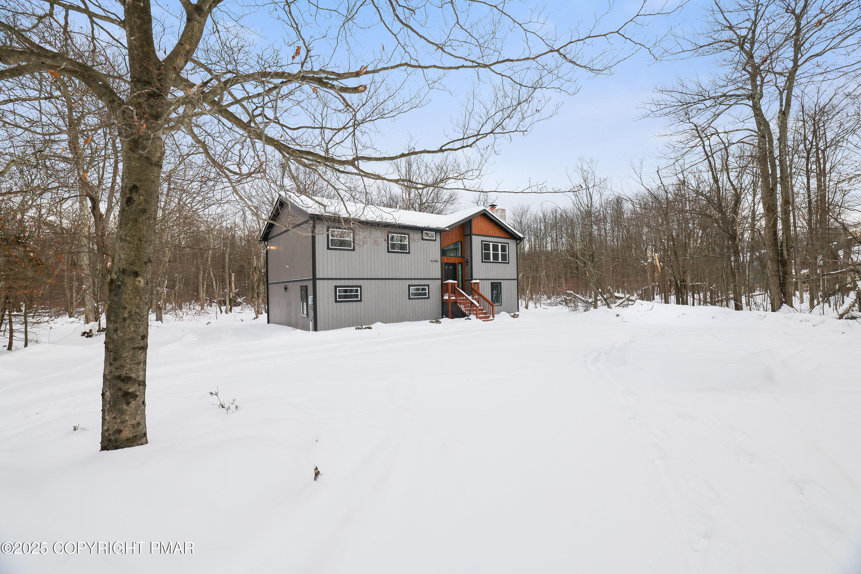 1254 Winding Way Tobyhanna, PA 18466 - Photo 4 of 46