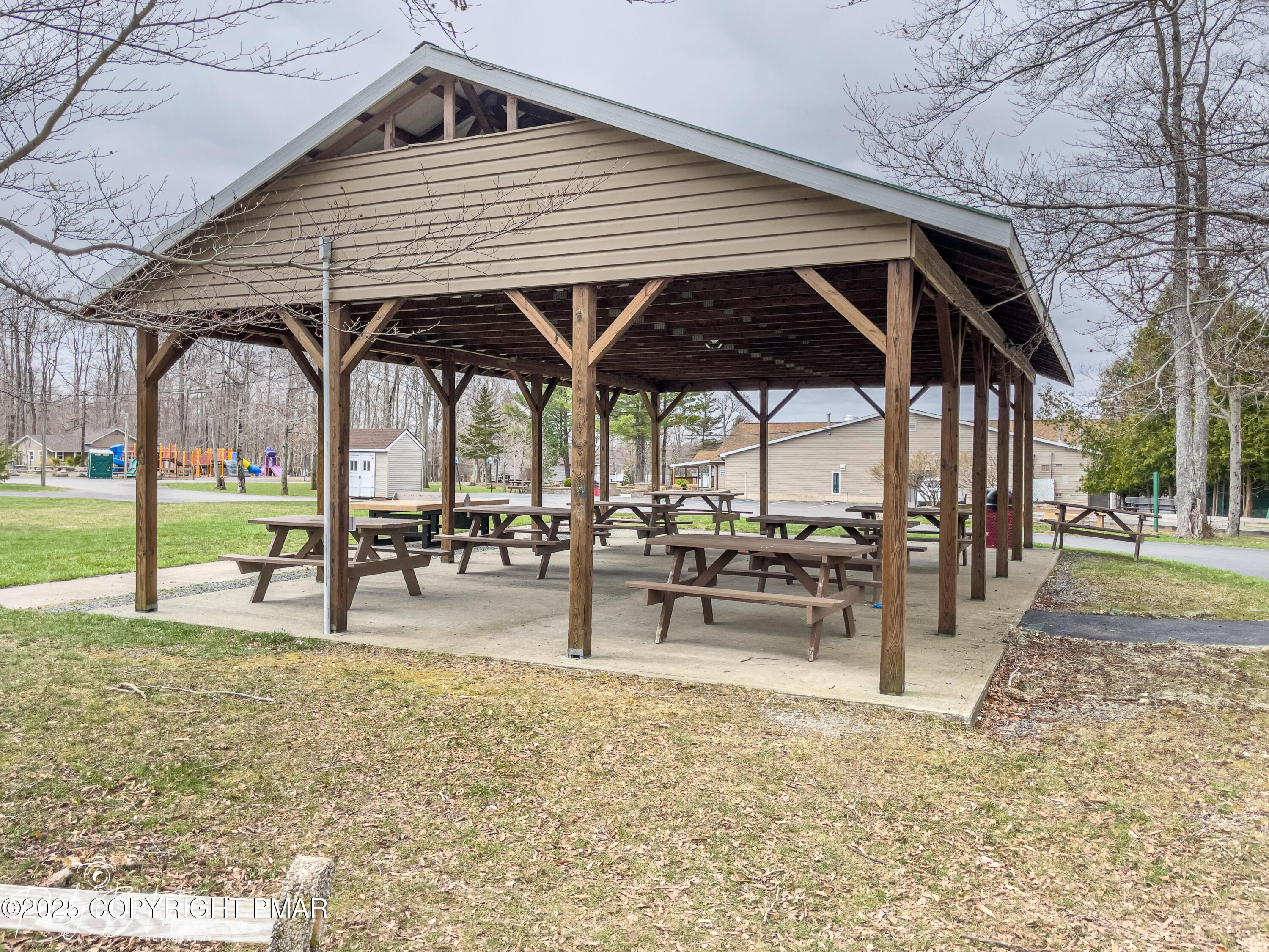1254 Winding Way Tobyhanna, PA 18466 - Photo 43 of 46 a view of a chairs and tables in the patio