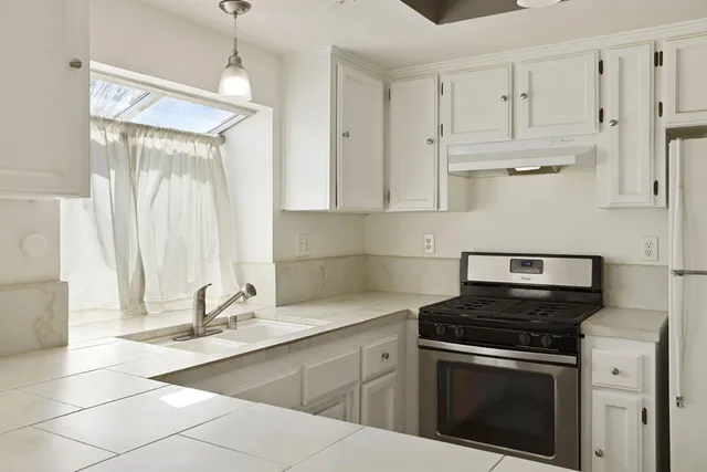 $412,000 | 2408 Echo Park Court, Modesto, CA 95358