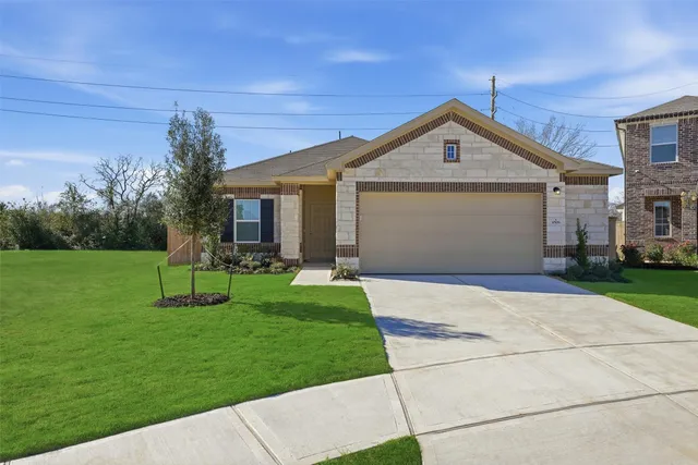 a front view of house with yard