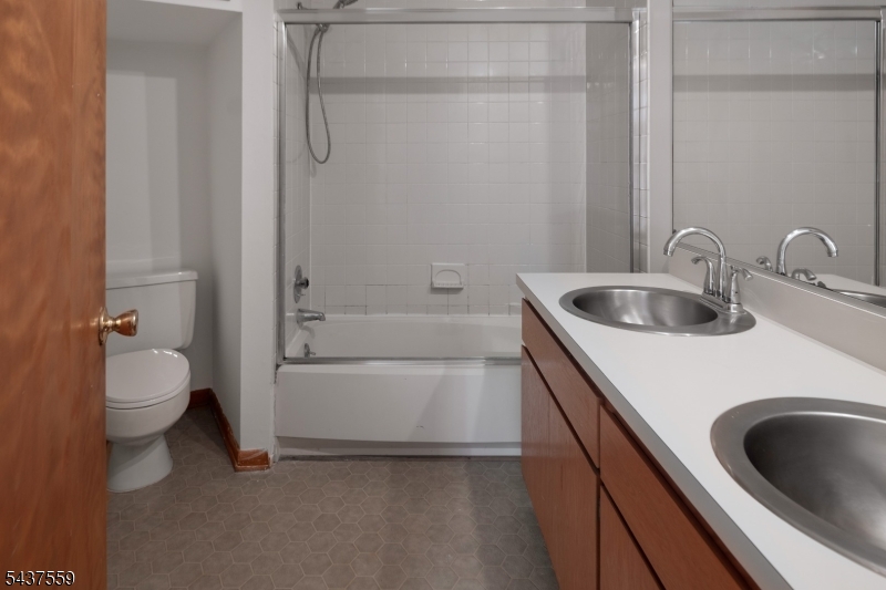 20 Sand Hill Road Flemington, NJ 08822 - Photo 22 of 32
