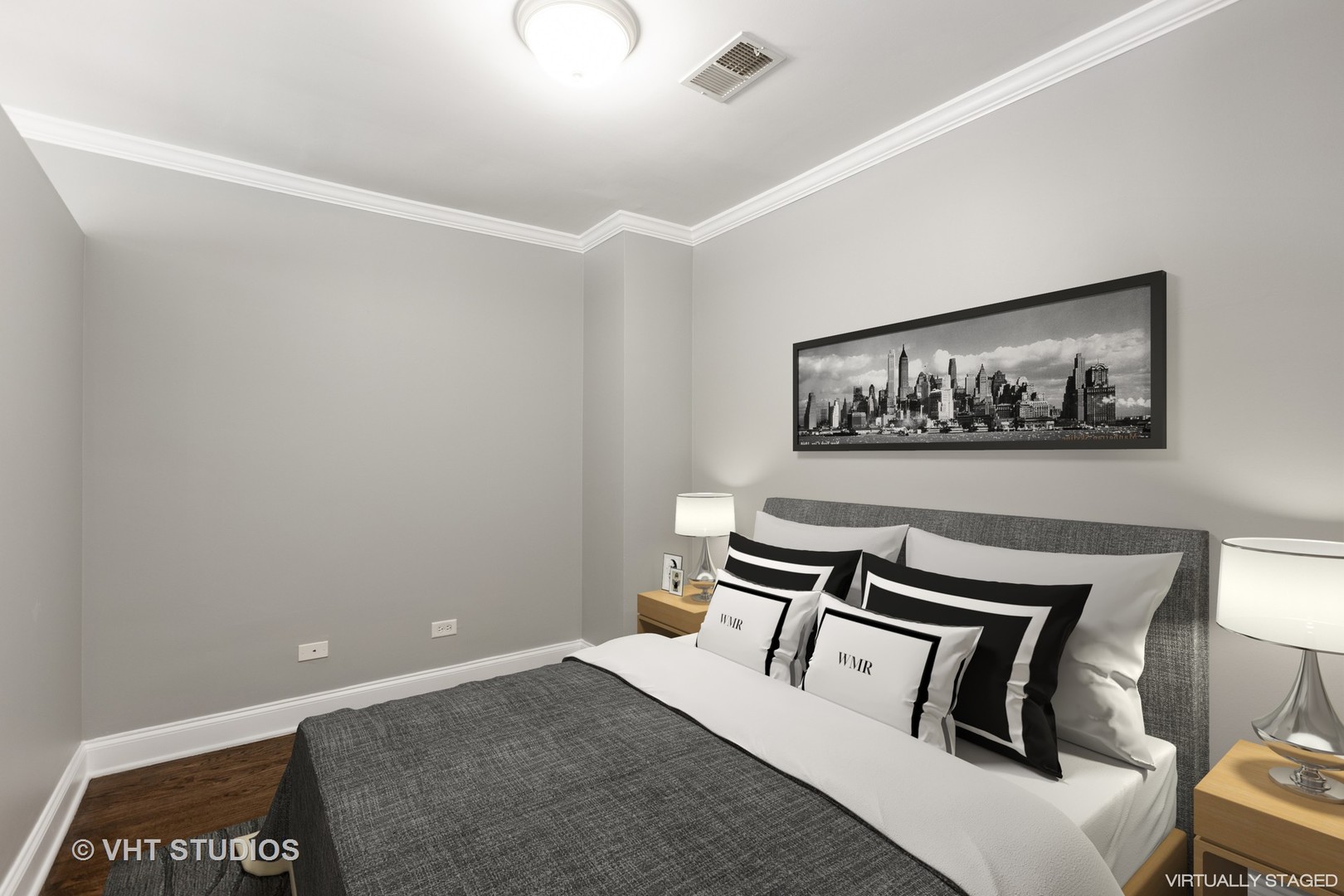 4144 North Sheridan Road, Unit 609 Chicago, IL 60613 - Photo 10 of 17 a view of living room with furniture and wall paintings