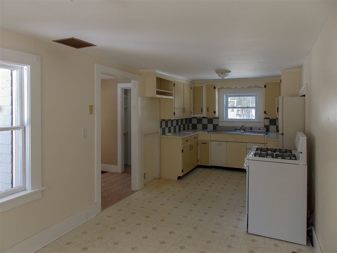 430 Eaton Road Conway, NH 03818 - Photo 4 of 17