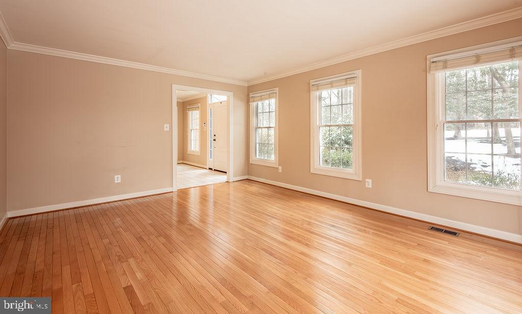 7216 Token Valley Road Manassas, VA 20112 - Photo 11 of 43 Gallery Image 11