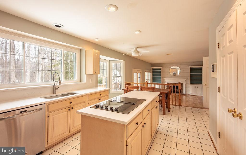 7216 Token Valley Road Manassas, VA 20112 - Photo 15 of 43 Gallery Image 15