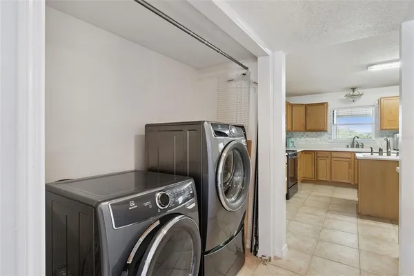 $380,000 | 1614 Ridgemoor Drive, Mascotte, FL 34753