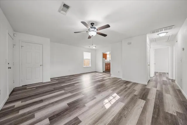 $1,800 | 212 North Wood Street, Denton, TX 76205