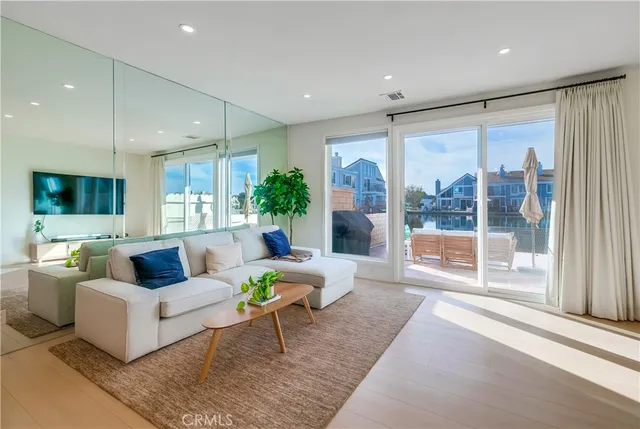 $5,950 | 16117 St Croix Circle, Huntington Beach, CA 92649